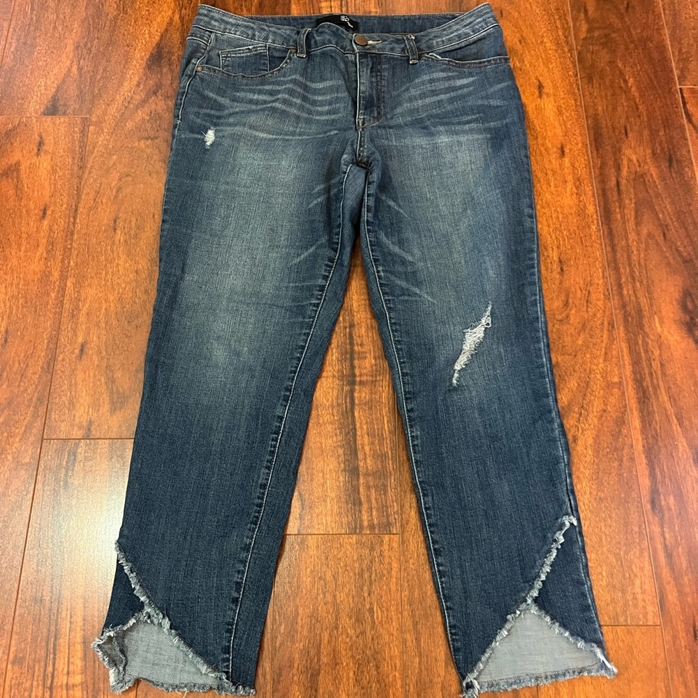 1822 Denim Dark Blue Distressed Cropped Jeans